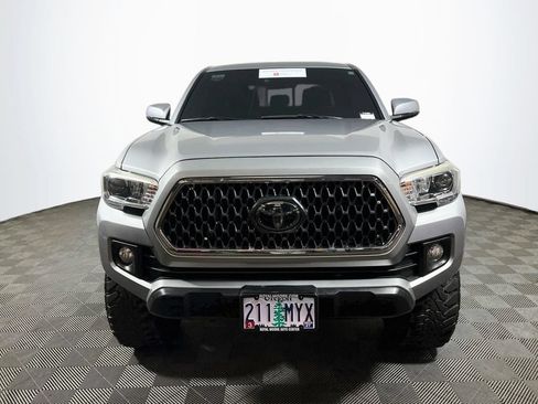 Certified 2018 Toyota Tacoma TRD Off-Road AWD/4WD image 2