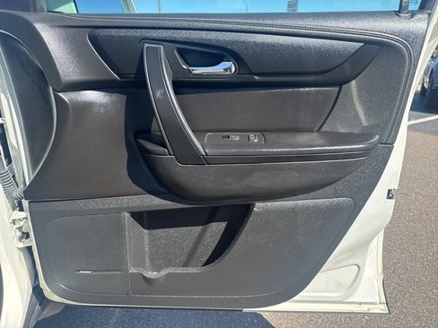 Used 2015 Chevrolet Traverse LT image 21