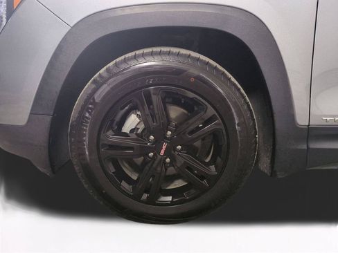 Used 2024 GMC Terrain SLE FWD image 11