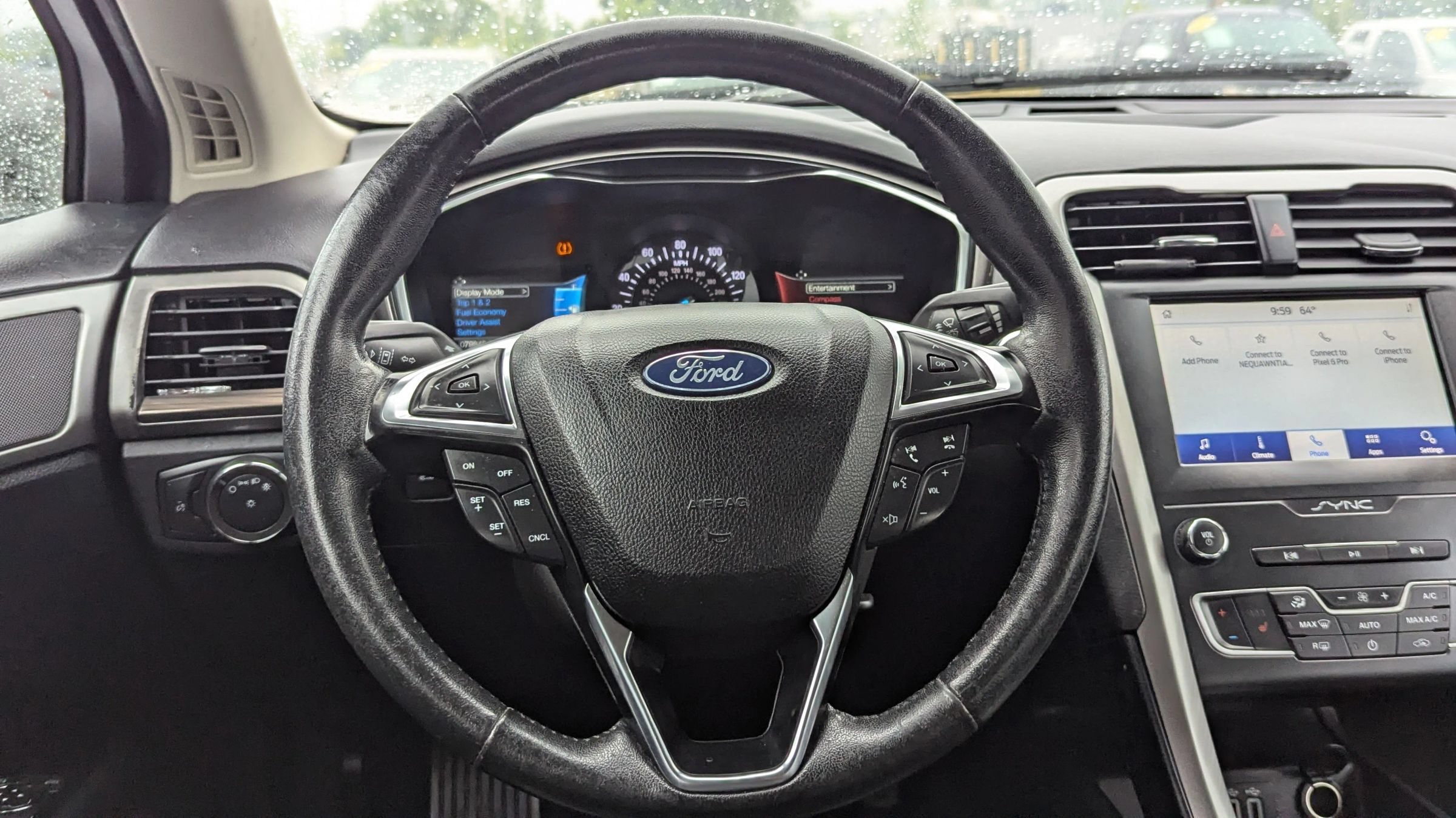 Used 2020 Ford Fusion SEL FWD image 15