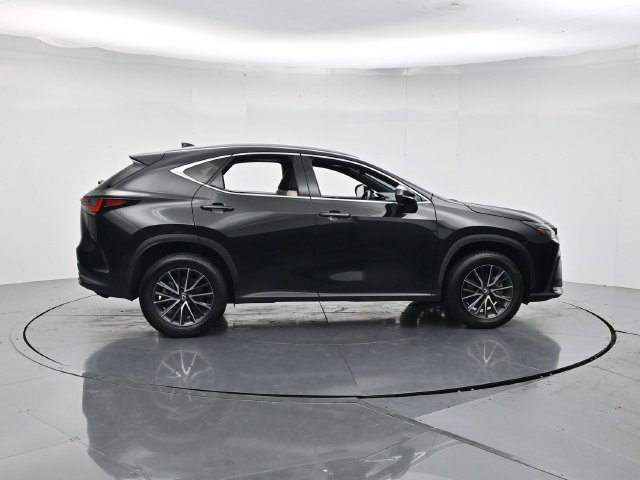 Used 2024 Lexus NX 250 FWD image 2