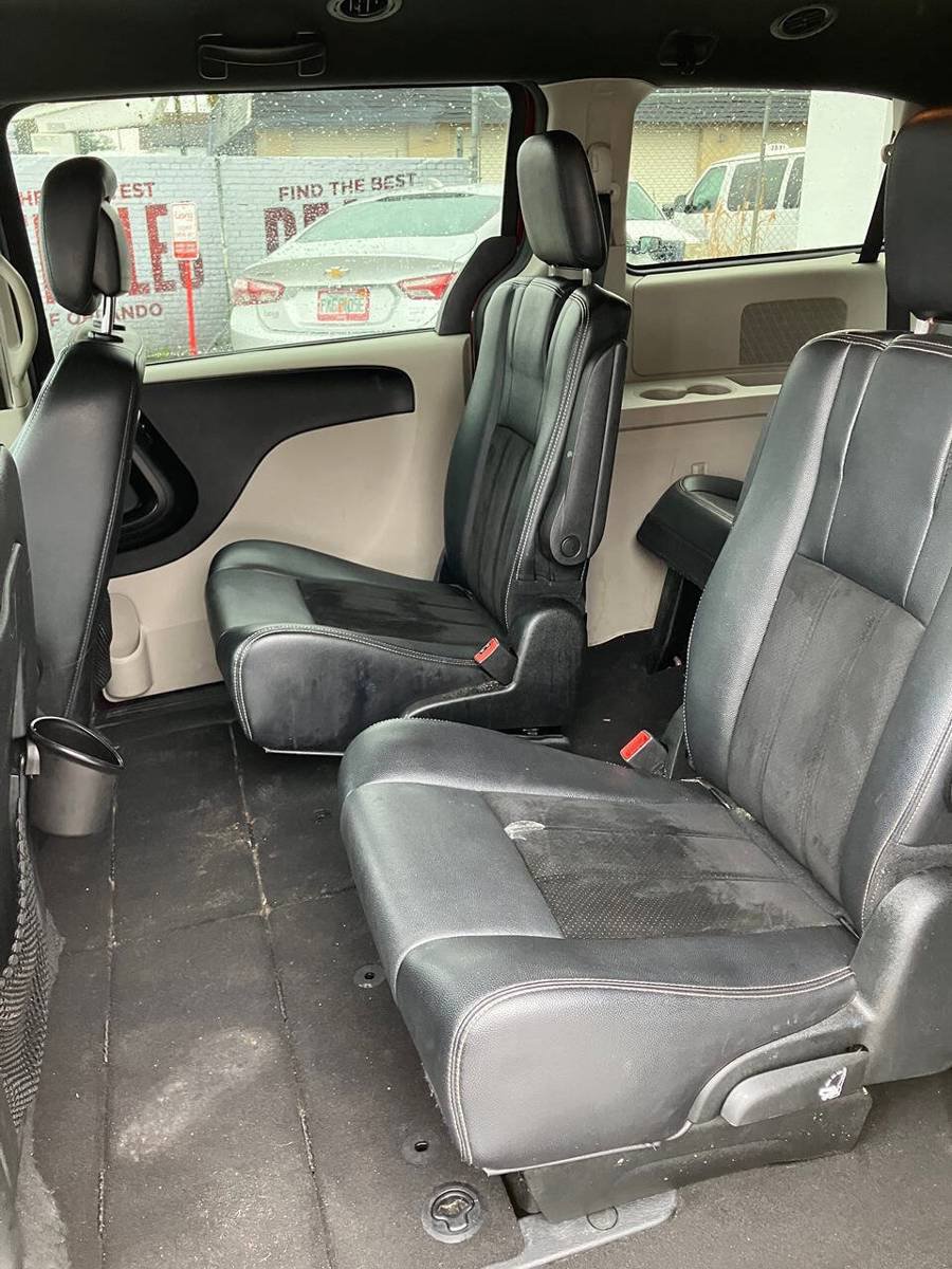 Used 2017 Dodge Grand Caravan SXT FWD image 7