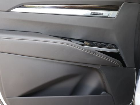 Certified 2025 Cadillac Escalade Premium Luxury AWD/4WD image 9