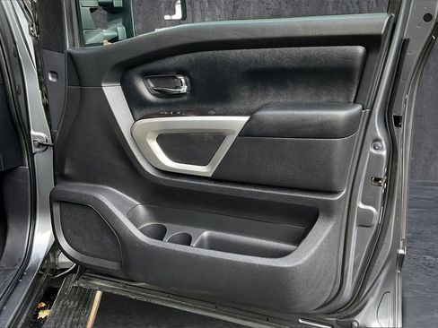 Used 2020 Nissan Titan SV w/ SV Convenience Package image 22