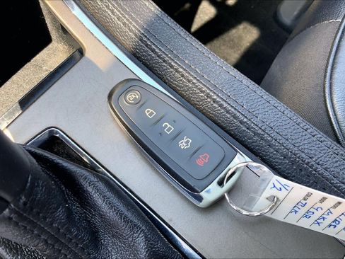 Used 2013 Lincoln MKX AWD image 14