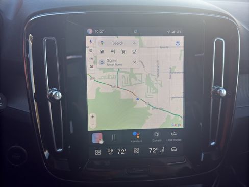 Used 2024 Volvo XC40 B5 Core w/ Protection Package Premier image 18