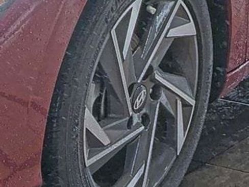 Used 2025 Hyundai Elantra Sport FWD image 11