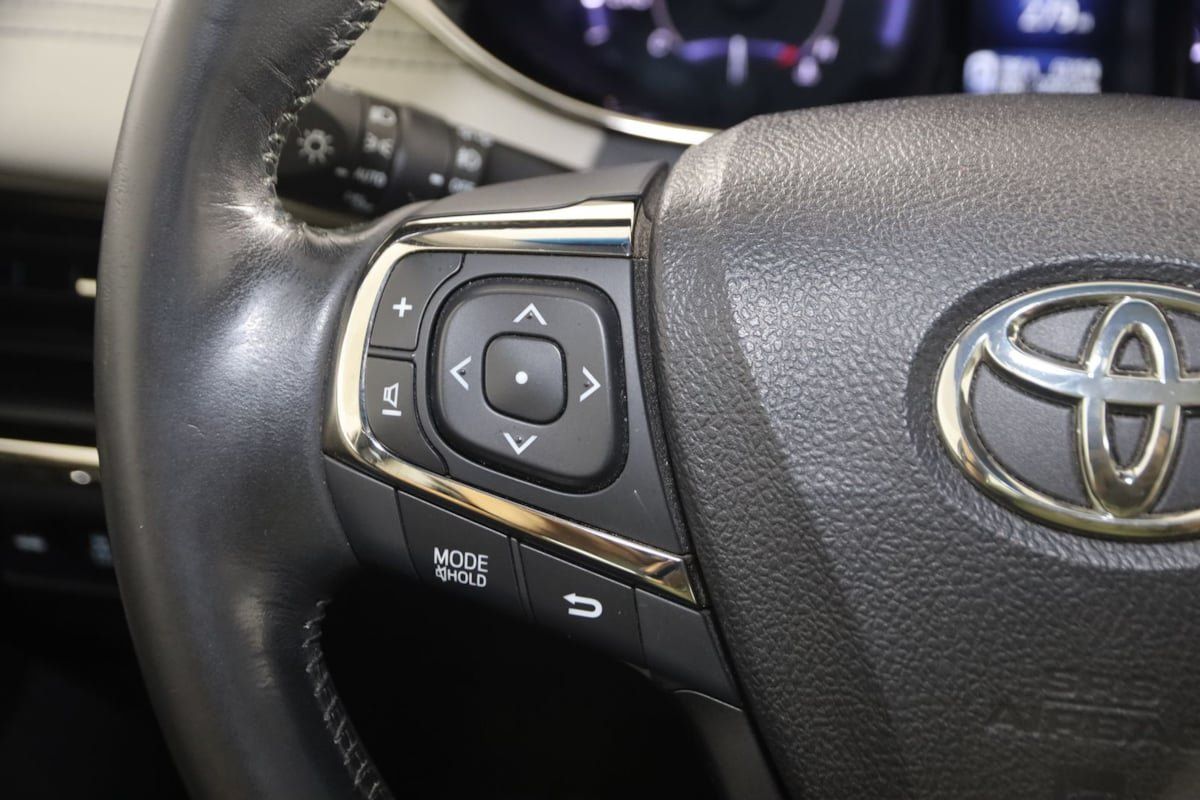 Used 2014 Toyota Avalon Limited w/ Technology Package FWD image 29