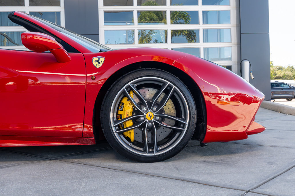 Used 2018 Ferrari 488 Spider RWD image 21