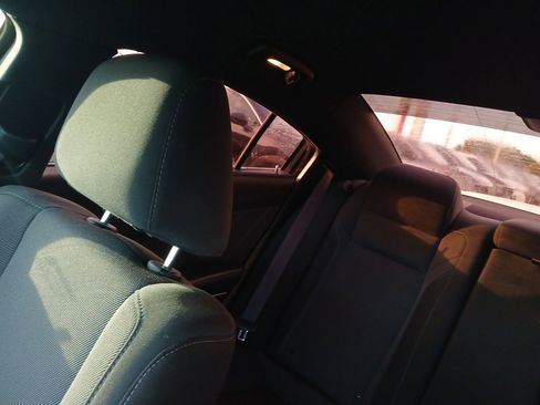 Used 2019 Dodge Charger SXT image 16