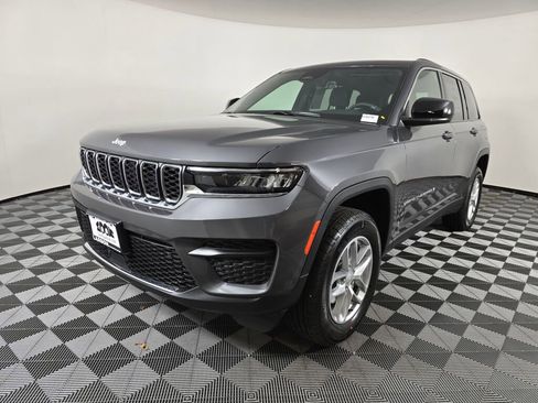 New 2025 Jeep Grand Cherokee Laredo X w/ Trailer Tow Package image 8