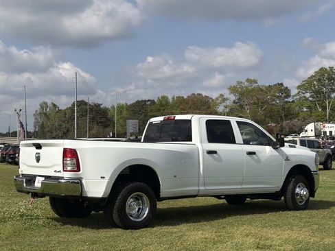 Used 2024 RAM 3500 Tradesman w/ Chrome Appearance Group AWD/4WD image 8