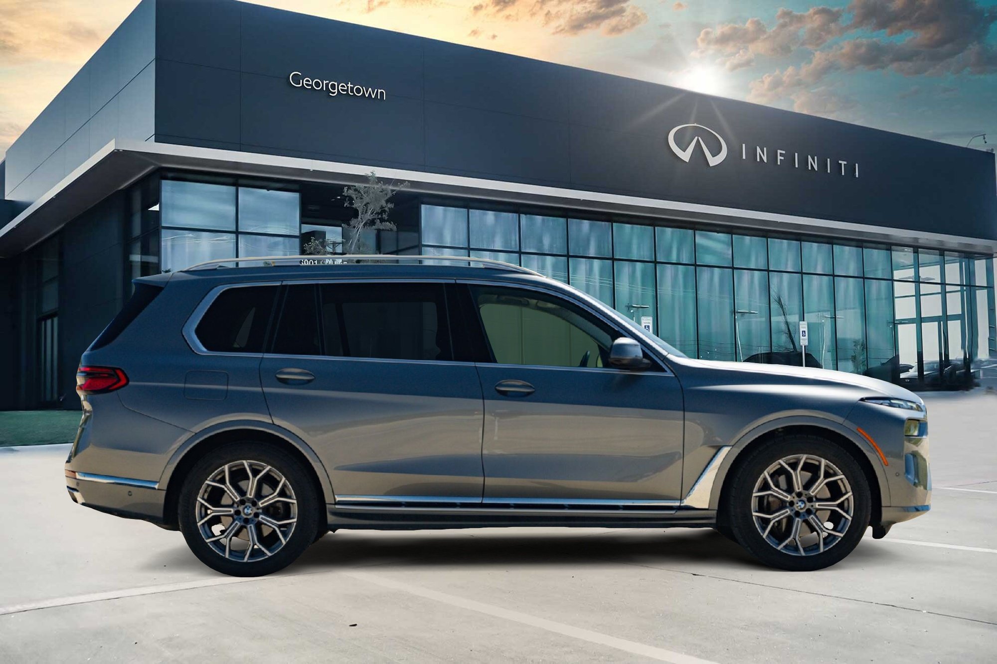 Used 2024 BMW X7 xDrive40i w/ Premium Package AWD/4WD image 4
