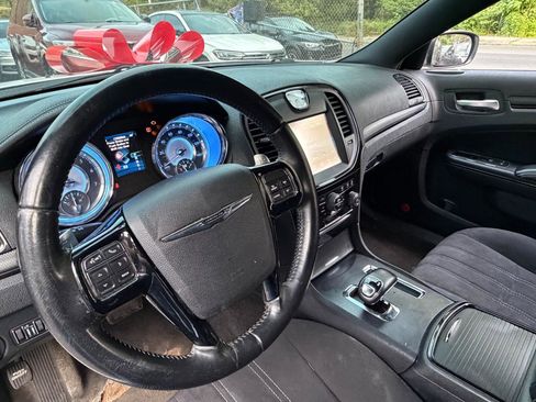 Used 2012 Chrysler 300 S RWD image 28