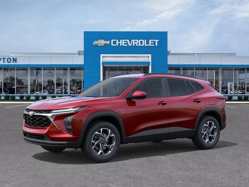 New 2026 Chevrolet Trax LT w/ Driver Confidence Package FWD image 2