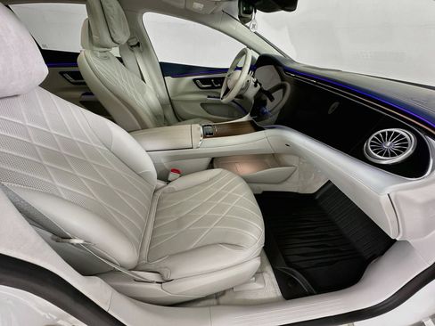 Used 2023 Mercedes-Benz EQS 580 4MATIC Sedan image 31