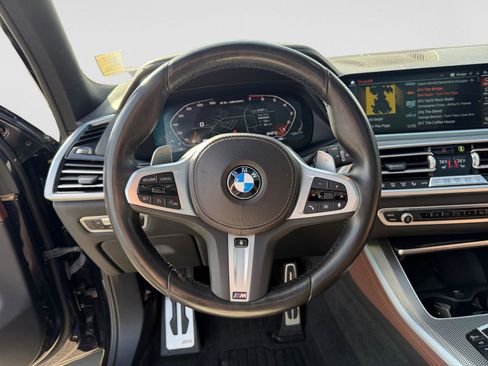 Used 2022 BMW X5 M50i w/ Premium Package image 11