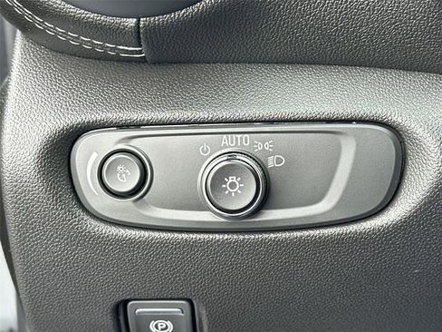 Certified 2024 Chevrolet Blazer LT w/ Convenience Package image 17