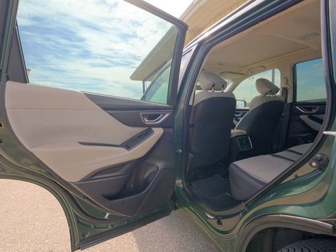 Used 2024 Subaru Forester Premium image 28