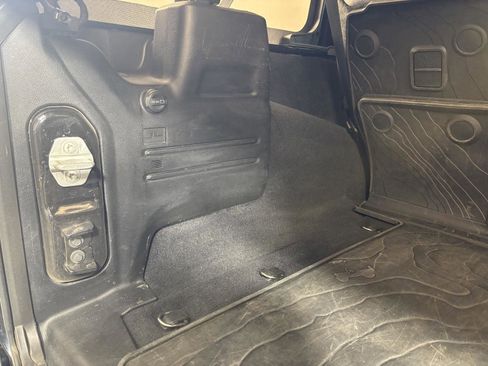Used 2019 Jeep Wrangler Unlimited Sport AWD/4WD image 7