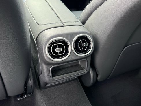 New 2026 Mercedes-Benz GLC 300 image 15