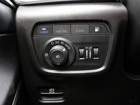 Used 2022 Jeep Grand Cherokee Trailhawk w/ Luxury Tech Group III AWD/4WD image 14