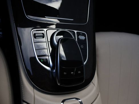 Used 2019 Mercedes-Benz E 300 image 26