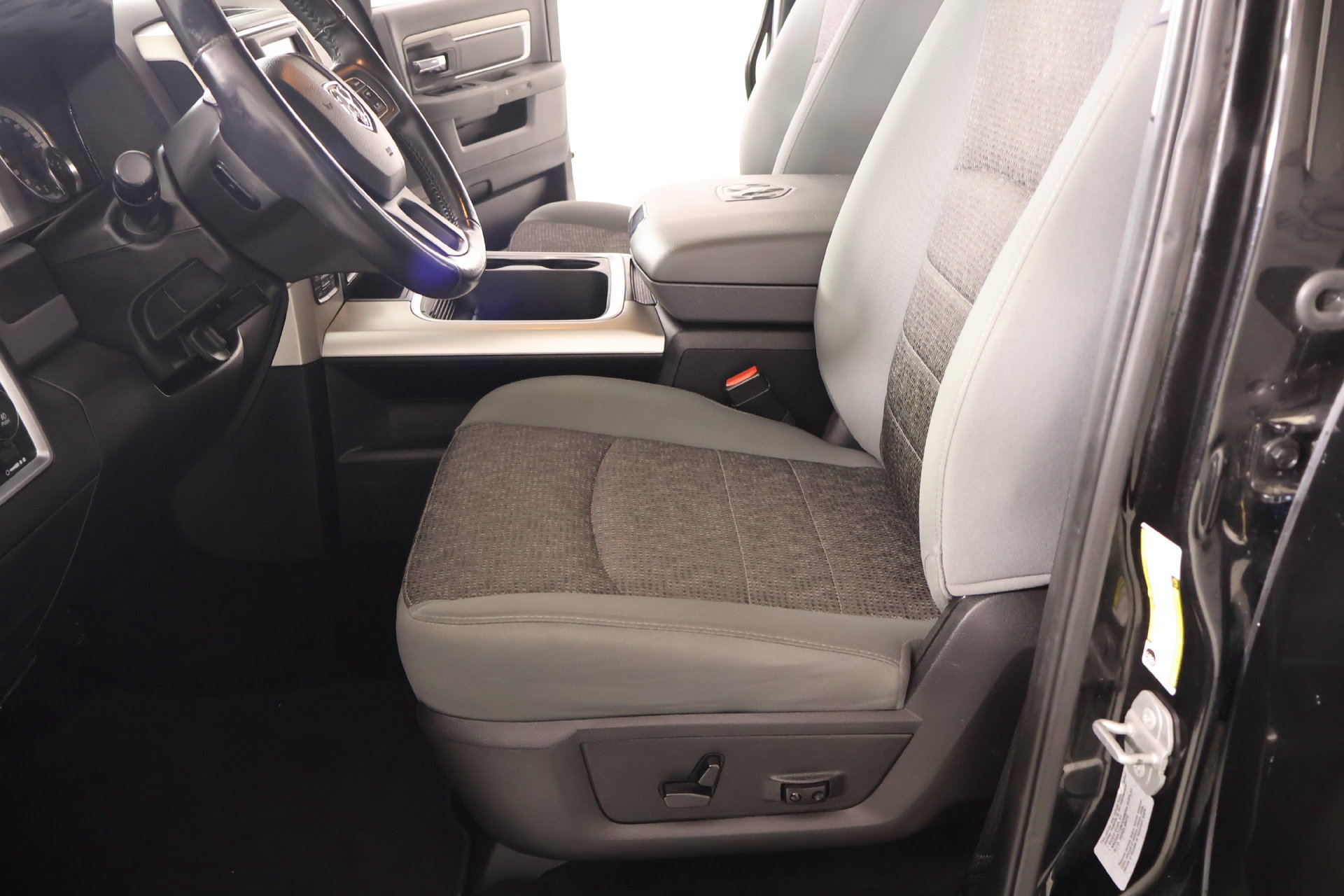 Used 2017 RAM 1500 Big Horn AWD/4WD image 12