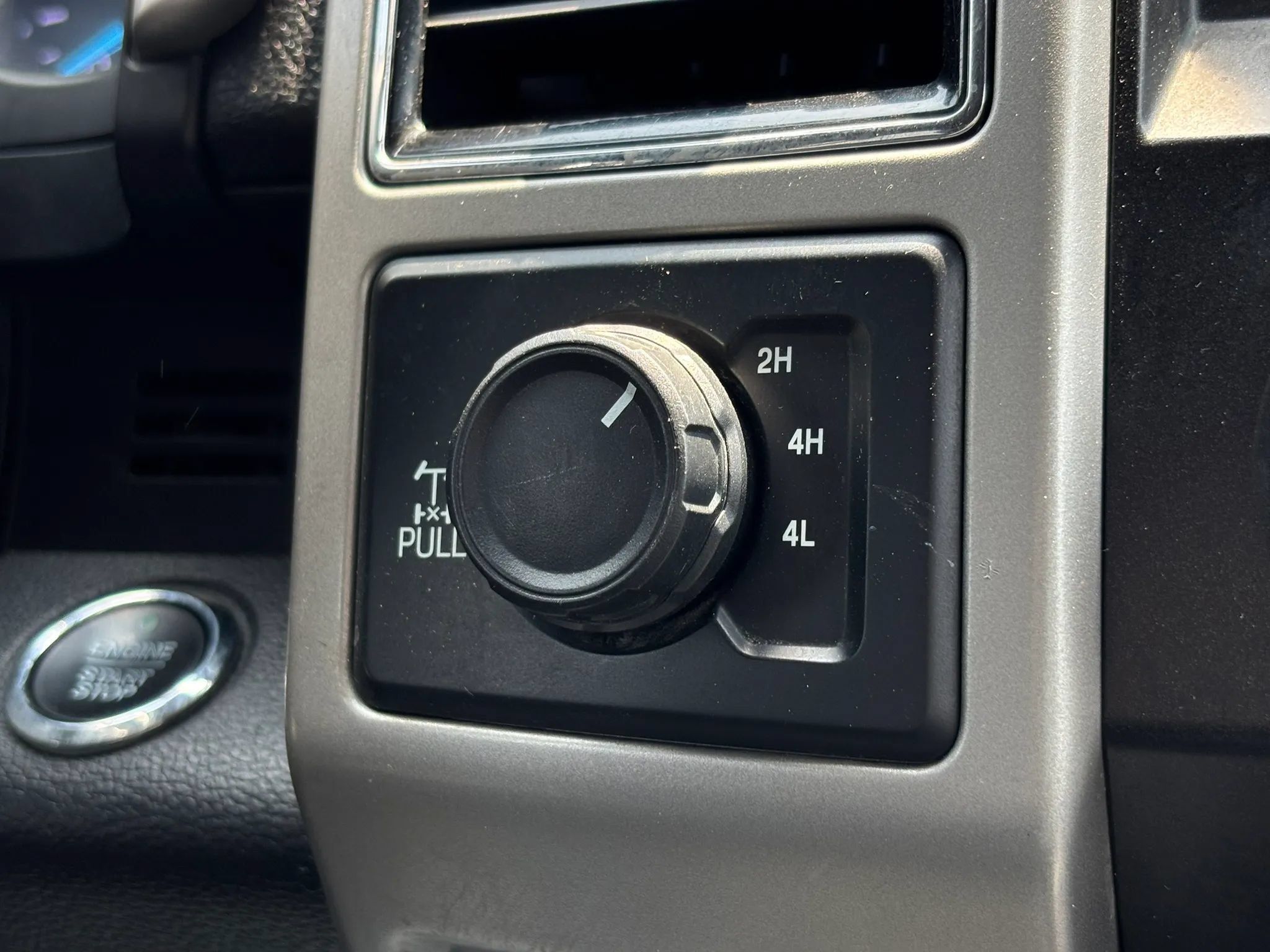 Used 2019 Ford F250 Lariat w/ Lariat Ultimate Package AWD/4WD image 47