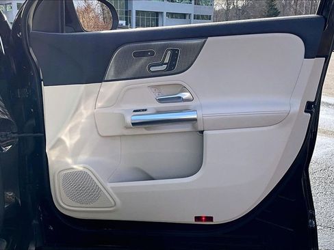 Certified 2022 Mercedes-Benz GLA 250 4MATIC image 19