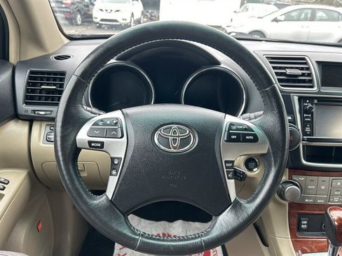 Used 2013 Toyota Highlander Limited AWD/4WD image 14
