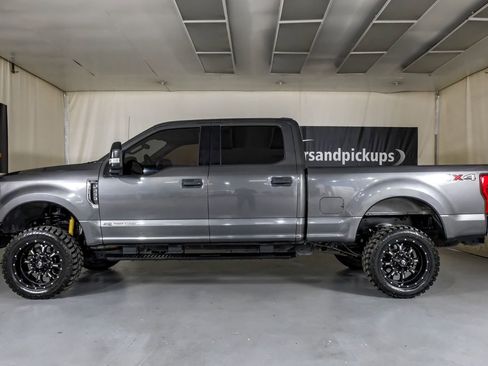 Used 2020 Ford F250 XLT image 11