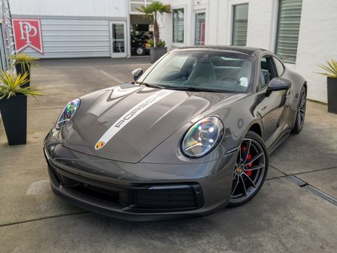Used 2021 Porsche 911 Carrera S RWD image 3