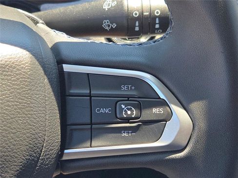 Certified 2022 Jeep Compass Latitude AWD/4WD image 35