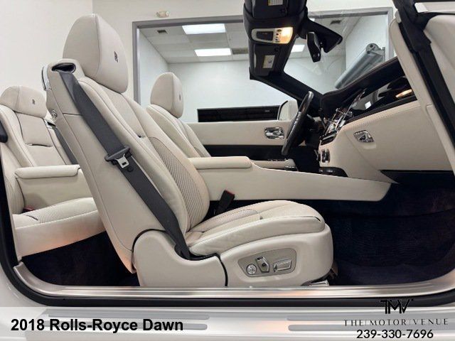 Used 2018 Rolls-Royce Dawn RWD image 31