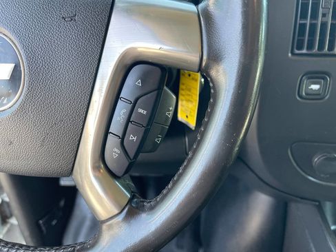 Used 2018 Chevrolet Express 2500 Extended w/ Driver Convenience Package RWD image 38