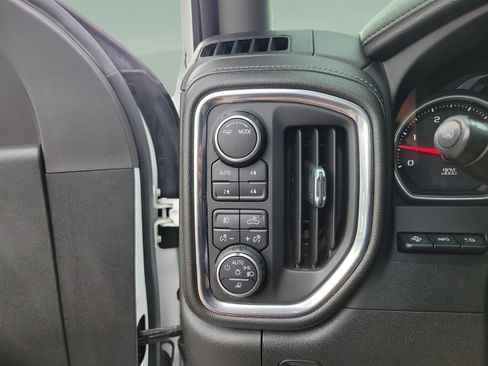 Used 2023 Chevrolet Silverado 2500 LTZ w/ LTZ Premium Package AWD/4WD image 15