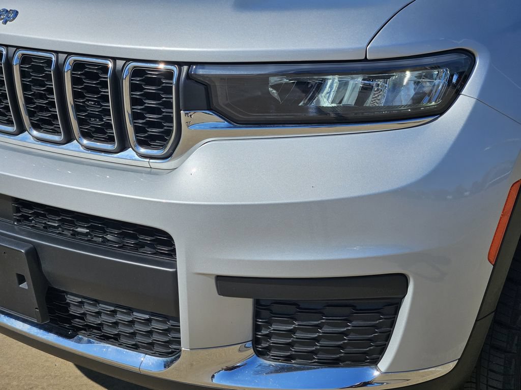 Used 2023 Jeep Grand Cherokee L Laredo AWD/4WD image 9