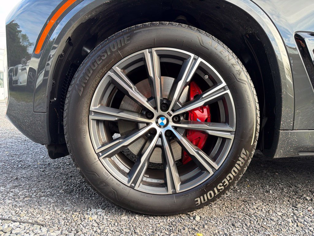 Used 2025 BMW X5 xDrive40i w/ M Sport Package AWD/4WD image 6