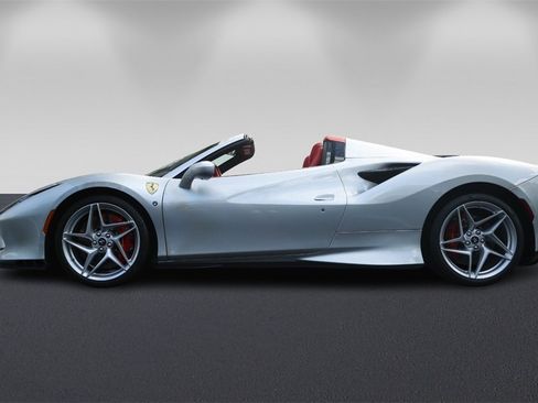 Certified 2021 Ferrari F8 Tributo image 6