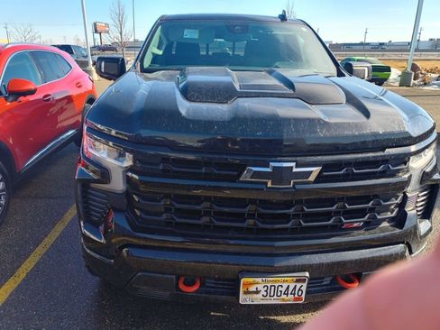 Used 2022 Chevrolet Silverado 1500 LT Trail Boss w/ Convenience Package II image 2