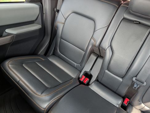 Used 2022 Ford Bronco Badlands AWD/4WD image 12