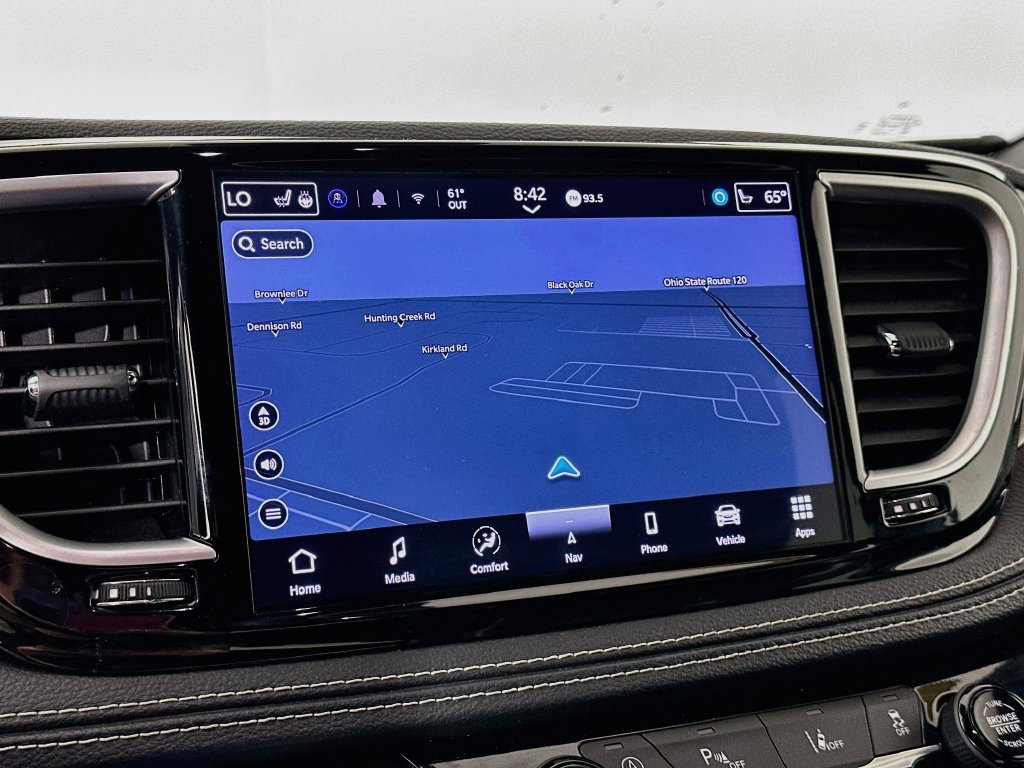 Certified 2025 Chrysler Pacifica Limited FWD image 21