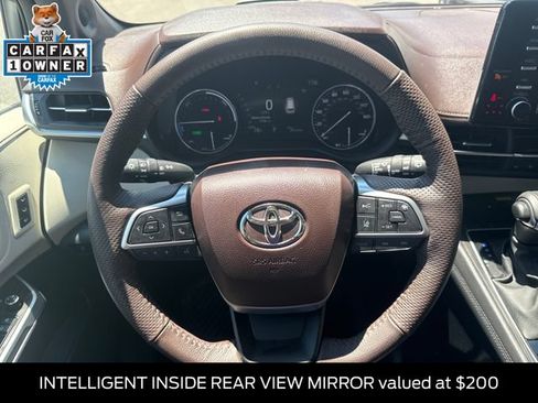 Used 2023 Toyota Sienna Platinum AWD/4WD image 13
