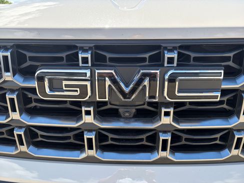 Used 2026 GMC Canyon AT4 w/ Technology Plus Package AWD/4WD image 19