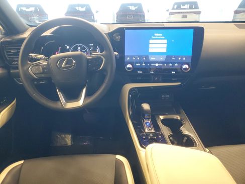 Used 2023 Lexus NX 250 FWD w/ Premium Package image 16