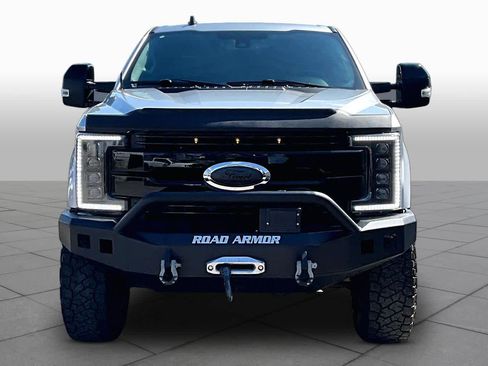 Used 2019 Ford F250 Lariat w/ Lariat Ultimate Package AWD/4WD image 4
