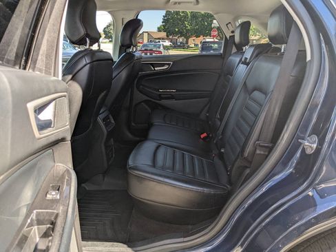 Used 2017 Ford Edge SEL w/ Equipment Group 201A AWD/4WD image 12