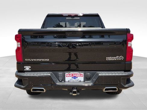 Used 2022 Chevrolet Silverado 1500 High Country w/ Technology Package AWD/4WD image 7