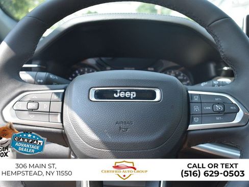 Used 2026 Jeep Compass Limited AWD/4WD image 12